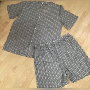 Geoffrey Beene NWOT Men’s Gray Striped Pajamas (shorts and shirt)
